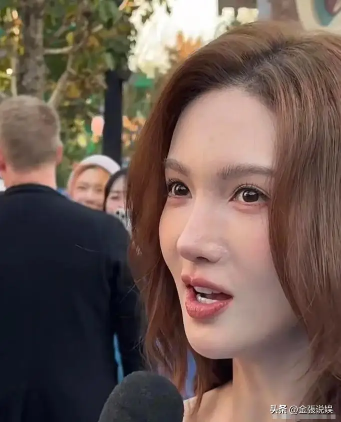 女明星脸上有疤痕_金晨鼻子翻车 高清镜头暴露疤痕 网友质疑演技外貌
