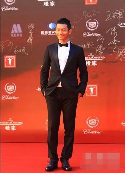 女明星做假_娱乐圈假脸假作品假年龄_娱乐圈假唱假学历假身高