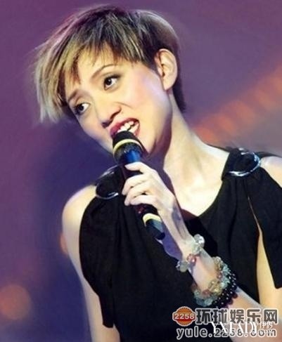 女明星被罚跪_梅艳芳被掌掴真相_女明星被打耳光事件