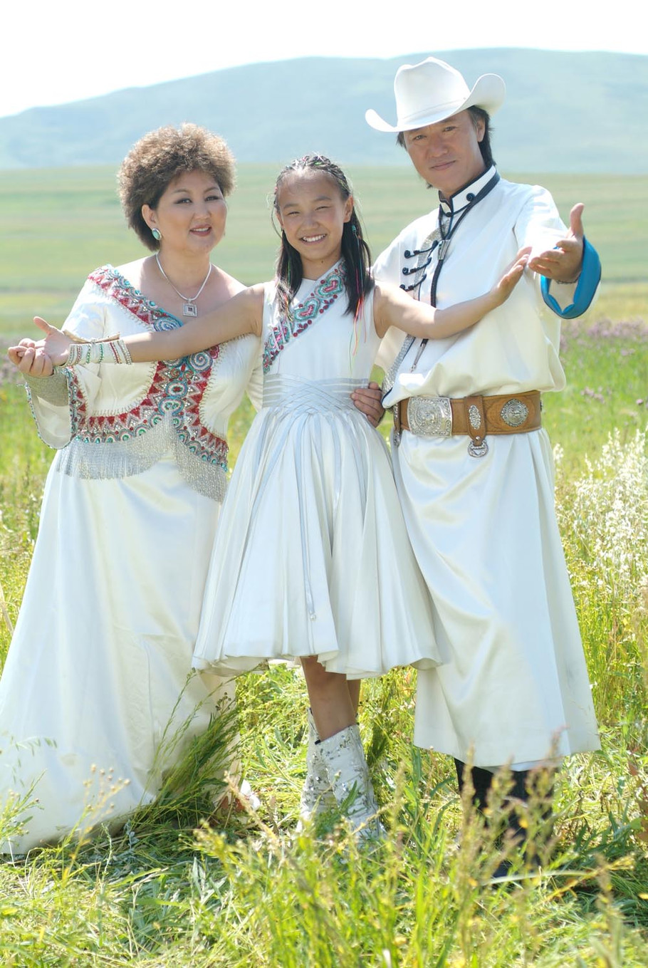 内蒙籍女明星_内蒙古大草原旅游景点_内蒙古男明星推荐